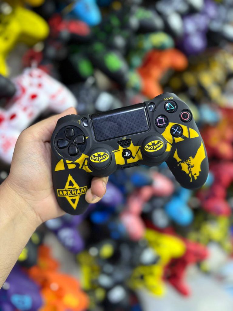 کاور دسته سیلیکونی Ps4 + دو عدد سر آنالوگ برجسته Batman