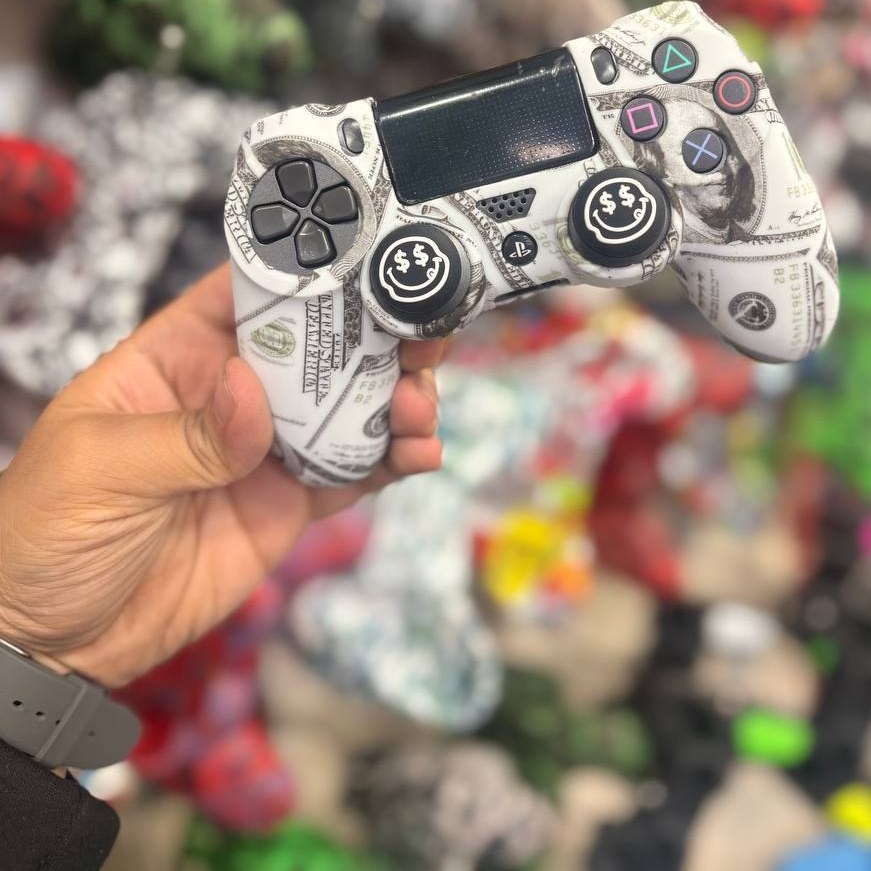 کاور دسته سیلیکونی PS4 با دو عدد سر آنالوگ برجسته