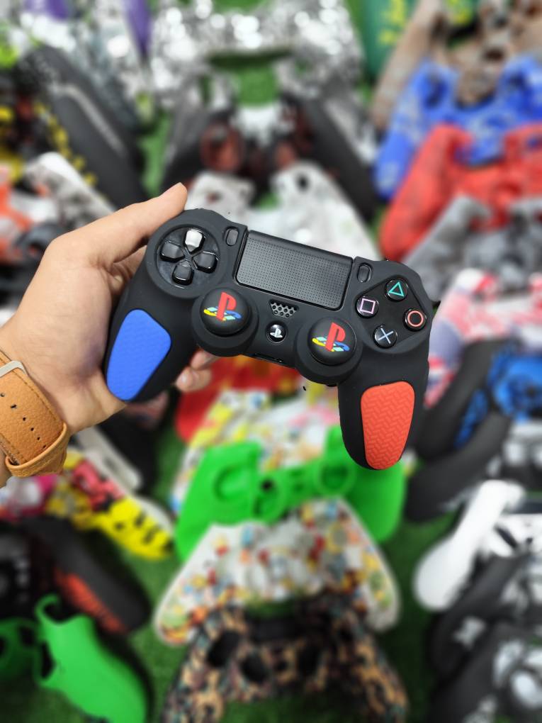 کاور دسته سیلیکونی PS4 با دو عدد سر آنالوگ برجسته کد 902