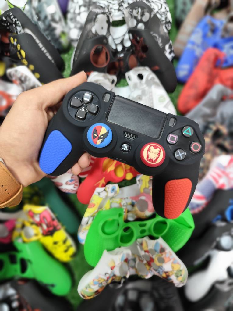 کاور دسته سیلیکونی PS4 با دو عدد سر آنالوگ برجسته کد 907
