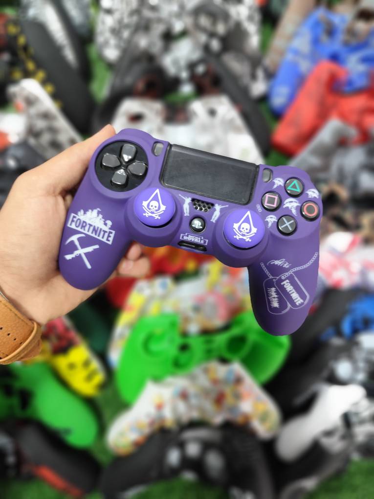 کاور دسته سیلیکونی PS4 با دو عدد سر آنالوگ برجسته کد 909
