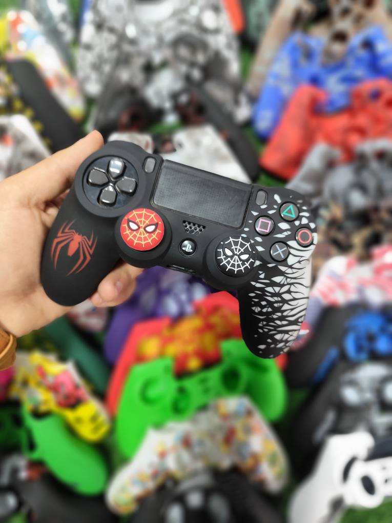 کاور دسته سیلیکونی PS4 با دو عدد سر آنالوگ برجسته کد 910